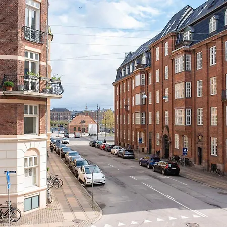 Large In By Tivoli Gardens Copenhague