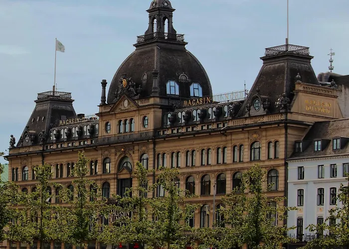 Large In By Tivoli Gardens Daire Kopenhag