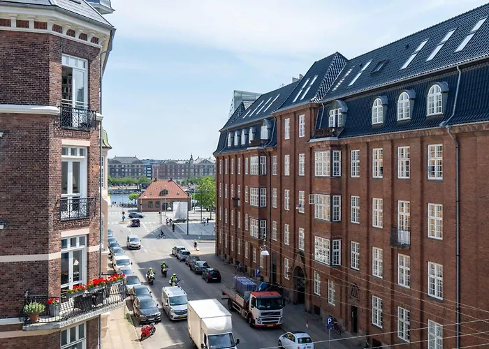 Daire Large In By Tivoli Gardens