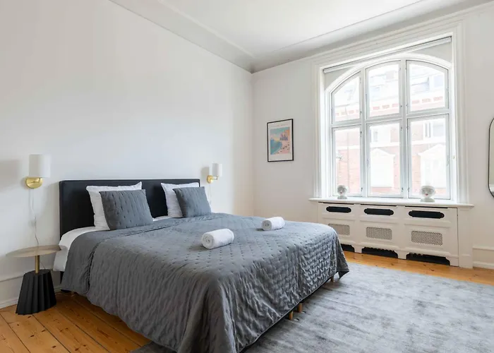 Large In By Tivoli Gardens Daire Kopenhag