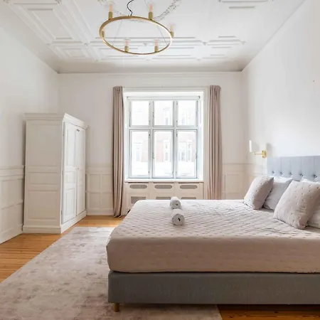 Large In By Tivoli Gardens Apartament *