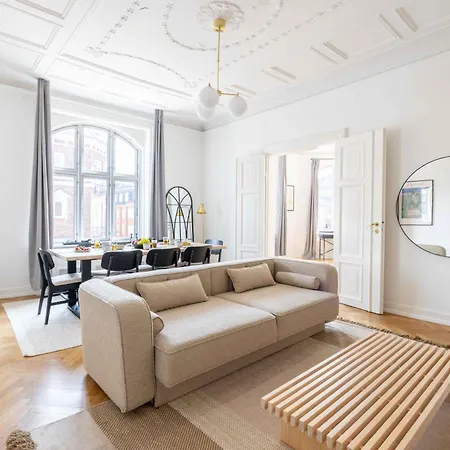 Large In By Tivoli Gardens Apartament Kopenhaga