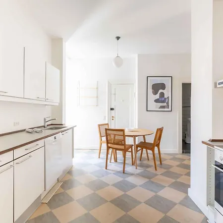 Apartament Large In By Tivoli Gardens