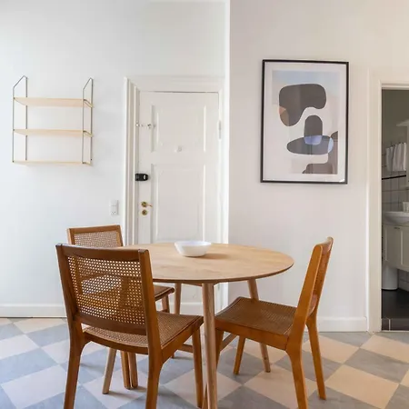 Large In By Tivoli Gardens Apartament *
